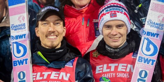 Johann André Forfang y Marius Lindvik