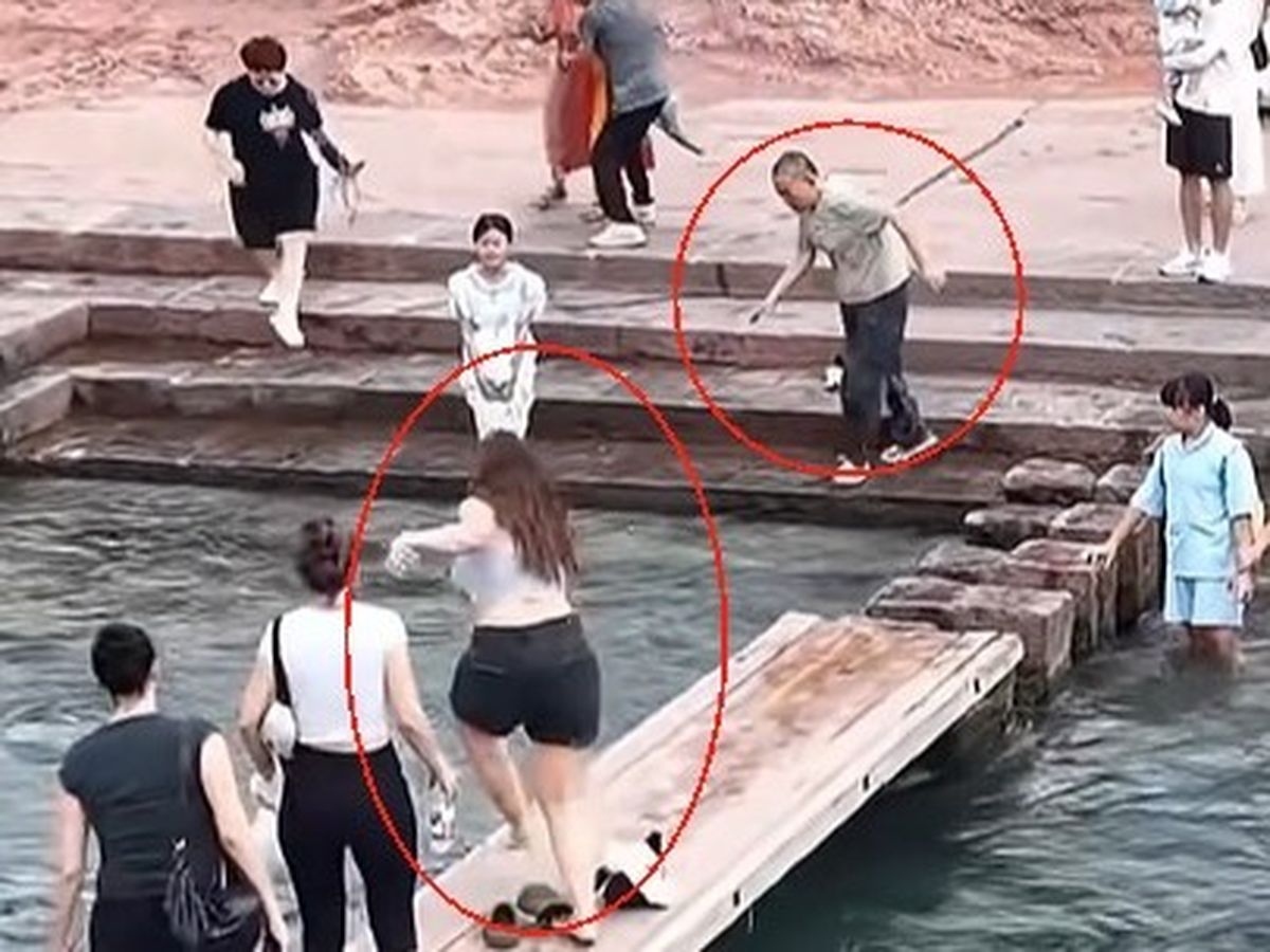 Marta lanzándose a por el niño