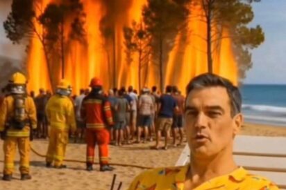 Un meme de Sánchez con los incendios de fondo