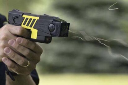 Una pistola táser
