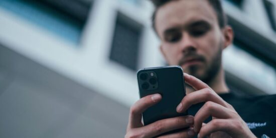 &iquest;C&oacute;mo hacer un downgrade desde iOS 26?