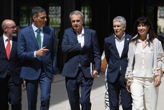 Marlaska retira la escolta vacacional a Rajoy mientras Zapatero y Sánchez disfrutan de un “blindaje” policial sin precedentes