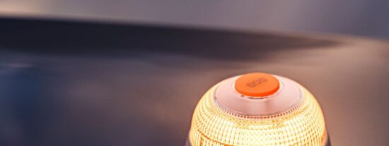 La DGT alerta: pufos, pifias y veh&iacute;culos que no necesitar&aacute;n la baliza V-16 conectada en 2026