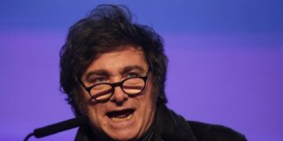 Milei abre la puerta a la miner&iacute;a en glaciares y desaf&iacute;a al ecologismo