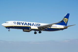 Ryanair endurece los recortes en Espa&ntilde;a: dos millones de asientos menos y tensi&oacute;n m&aacute;xima con Aena