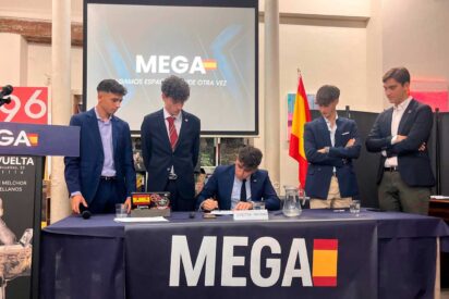 La asociación juvenil MEGA realiza su presentación oficial en Sevilla ante más de treinta jóvenes
