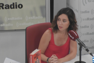 Ayuso lanza una inquietante advertencia tras el apoyo de Sánchez a la violencia contra La Vuelta: "Tiene las antorchas"