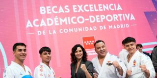 D&iacute;az Ayuso impulsa becas para premiar la excelencia acad&eacute;mica y deportiva