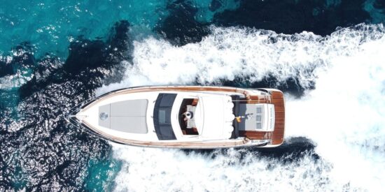 Embarcaci&oacute;n de recreo