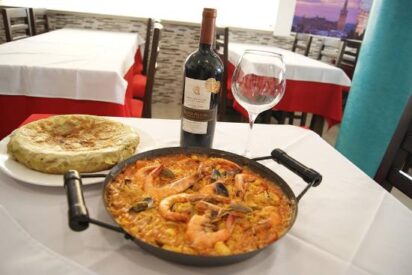 Paella y tortilla de patatas