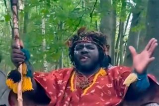 Una &lsquo;tribu africana&rsquo; desaf&iacute;a a Escocia: el ins&oacute;lito Reino de Kubala y la era de los micro-reinos virales