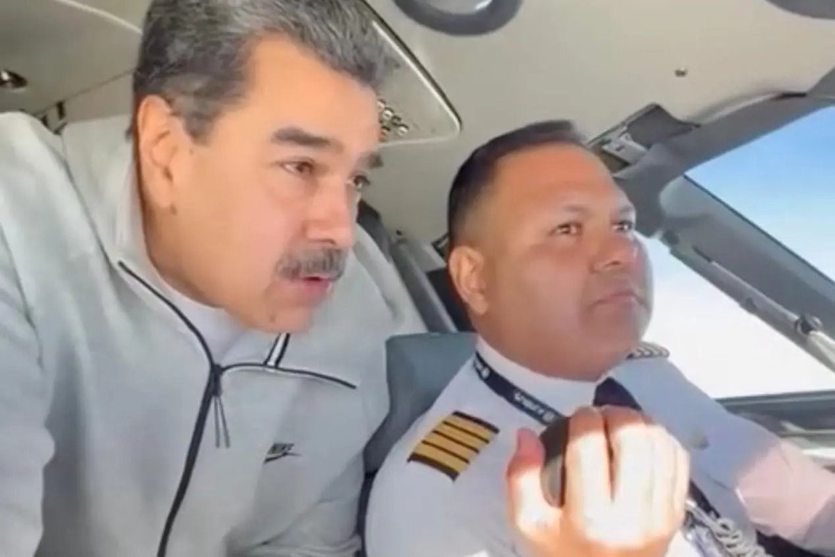 Maduro con su piloto, el general Binter Villegas