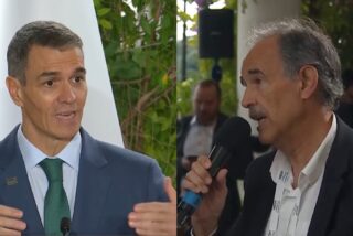 Pedro Sánchez y el enviado especial de la Agencia EFE.