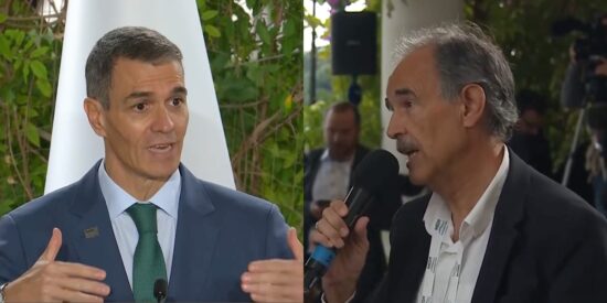 Pedro S&aacute;nchez y el enviado especial de la Agencia EFE.