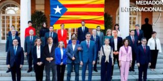 Un meme sobre la claudicaci&oacute;n de S&aacute;nchez y su Gobierno ante los separatistas catalanes