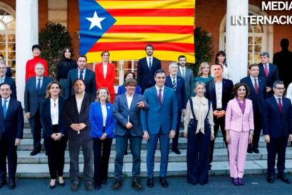 Un meme sobre la claudicación de Sánchez y su Gobierno ante los separatistas catalanes