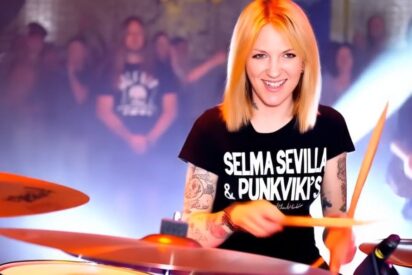 Selma Sevilla, la primera cantante española de IA que realiza un concierto de rock