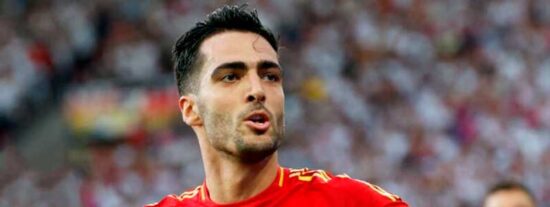 Espa&ntilde;a celebra su racha invicta con Merino de emperador y Pedri de director