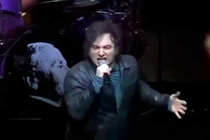 Un Milei 'desatado' transforma su acto de campaña en un multitudinario concierto de rock