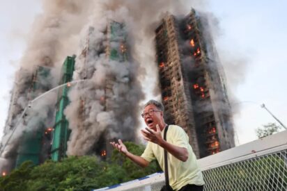 Hong Kong sufre su incendio m&aacute;s devastador en d&eacute;cadas: 128 personas quemadas vivas en el rascacielos Wang Fuk Court
