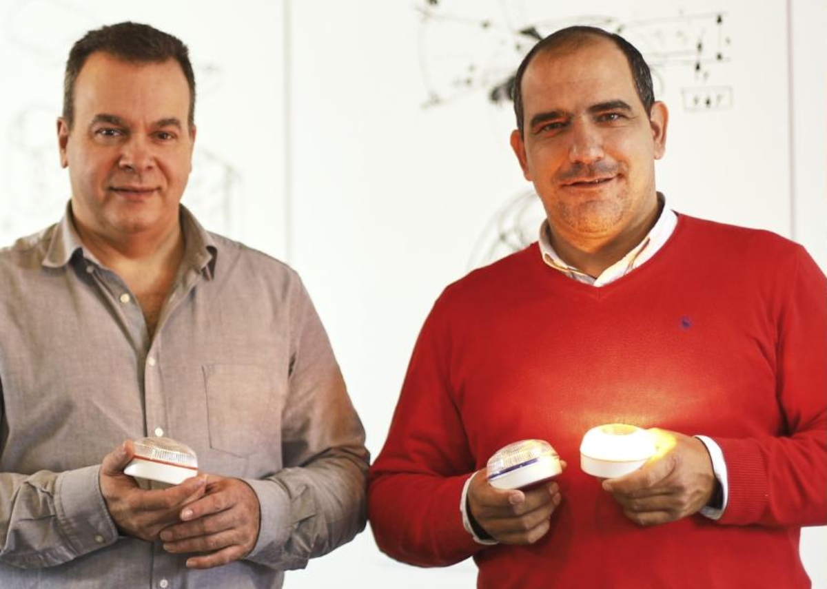 Jorge Torre y Jorge Costas con la baliza V16
