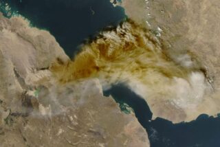 Las cenizas del volcan Hayli Gubbi van de Africa a Arabia