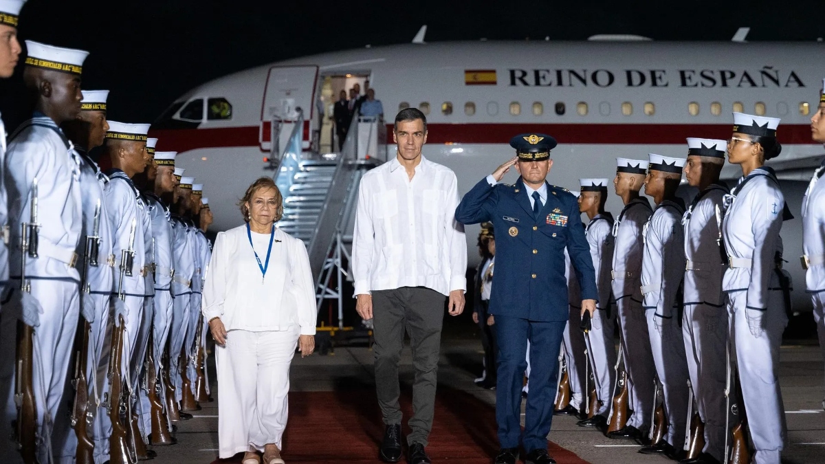 Pedro Sánchez en guayabera