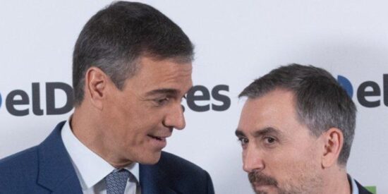 Pedro Sánchez y el director de eldiario.es, Ignacio Escolar.