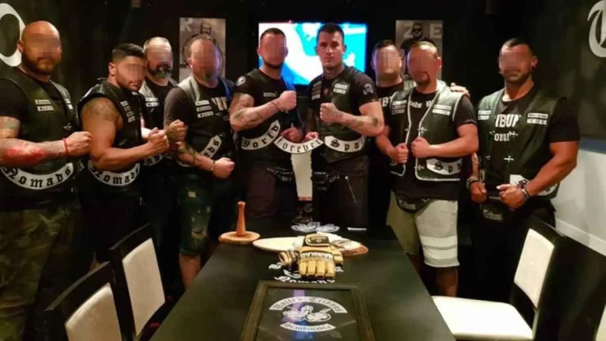 Stefan Milojevic y Miembros de los United Tribuns