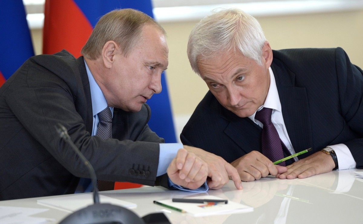 Vladimir Putin con su ministro de Defensa Andrei Belousov (1)