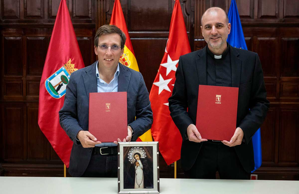 Almeida firma un convenio para la rehabilitación de la Parroquia Virgen de la Paloma y San Pedro el Real
