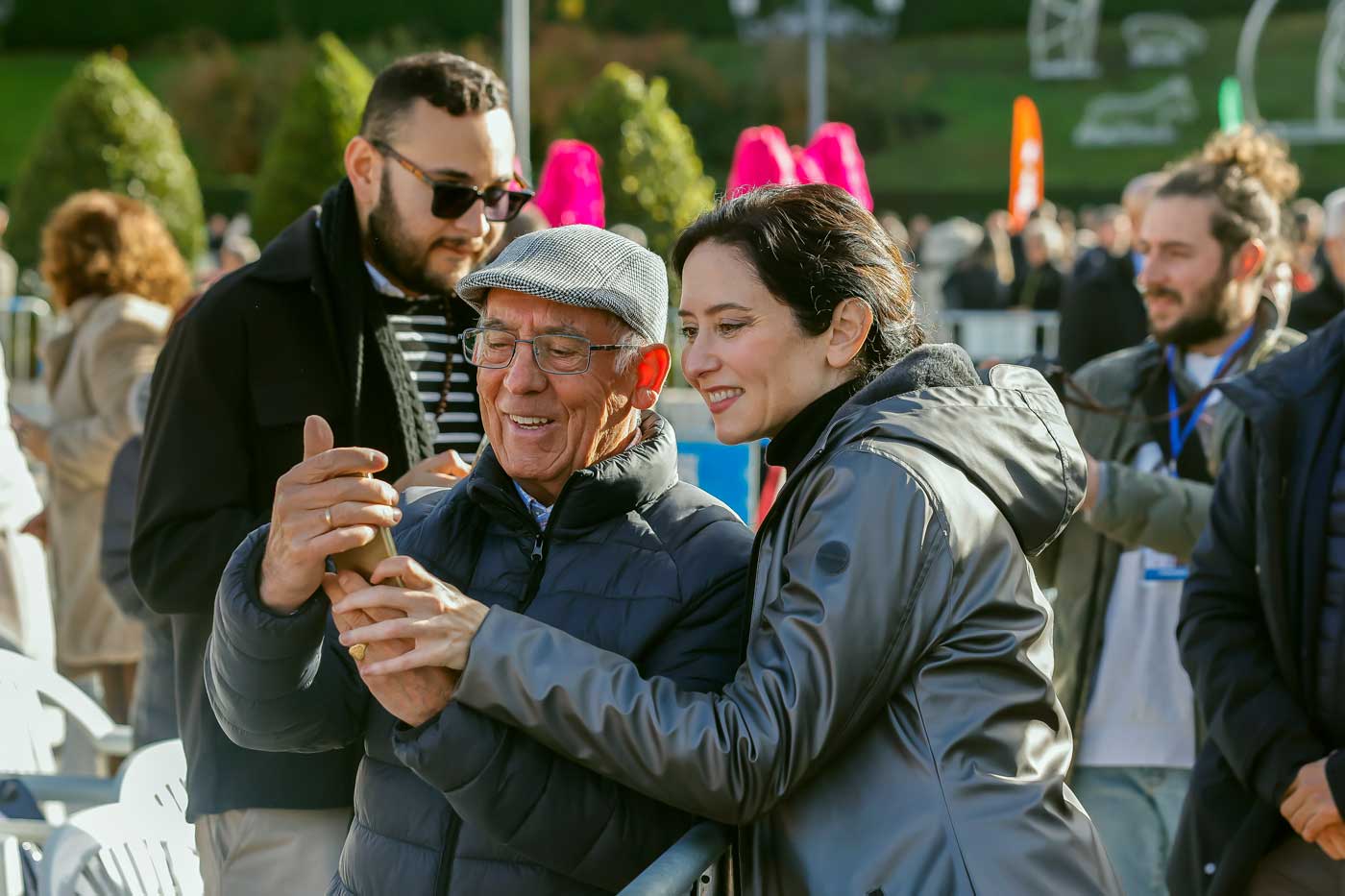 D&iacute;az Ayuso recibe el alta m&eacute;dica tras sufrir una bajada de tensi&oacute;n en plena festividad madrile&ntilde;a