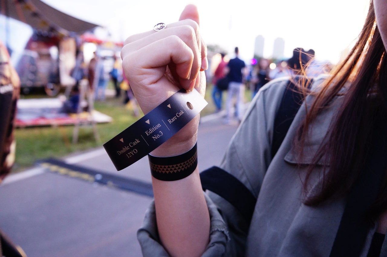 Pulseras NFC en eventos: c&oacute;mo funcionan y por qu&eacute; son la opci&oacute;n favorita de los organizadores