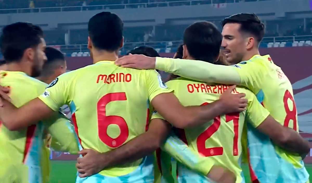 Espa&ntilde;a golea a Georgia en Tiflis y acaricia el billete al Mundial