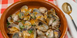 Almejas a la marinera 