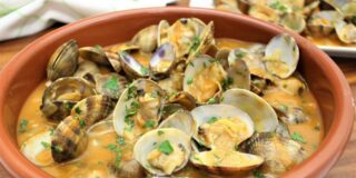 Almejas a la marinera