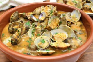 Almejas a la marinera
