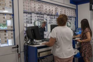 Casi la mitad de los jugadores de lotería usa la IA para mejorar su suerte