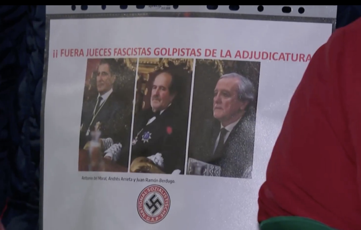 La imagen de los tres jueces con la esvástica, emitida en RTVE