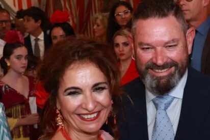 La vicepresidenta del Gobierno, María Jesús Montero, junto a Demetrio Pérez