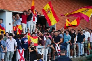 Los jóvenes españoles rompen el tablero electoral con un giro a la derecha