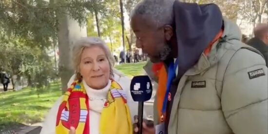 Una patriota saca a la luz con Bertrand Ndongo el secreto más cutre de Pedro Sánchez