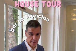 Pedro Sánchez en el pat&eacute;tico vídeo de TikTok en el que enseña la Sala del Reloj de Moncloa