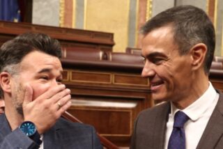 Rufián (ERC) con Sánchez (PSOE)