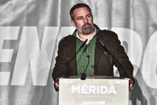 La SER se inventa un bulo sobre Abascal para embarrar las elecciones en Extremadura