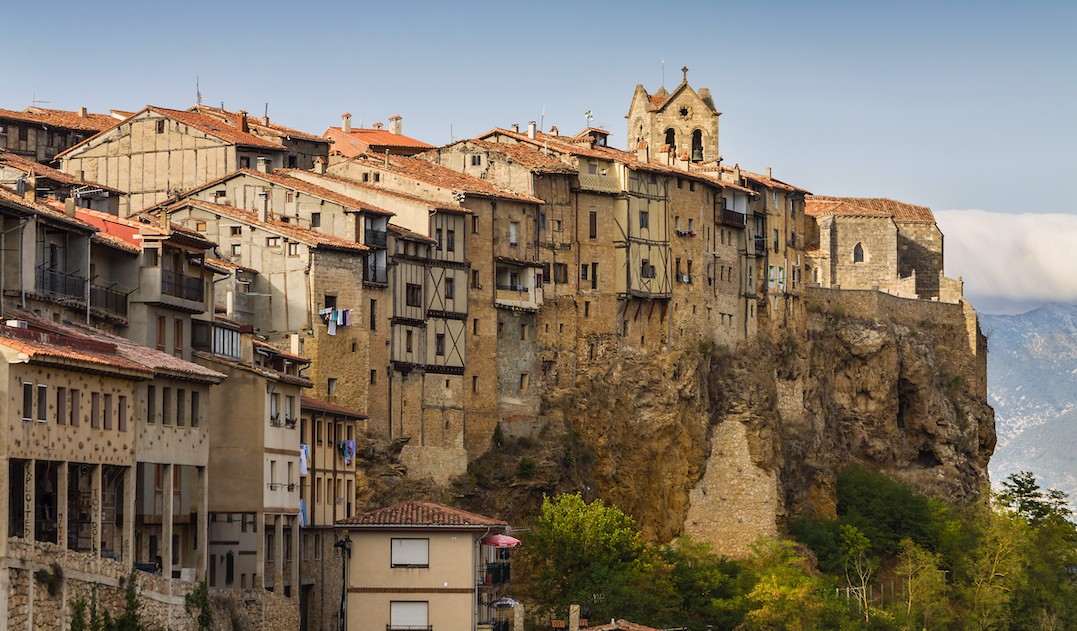 Cinco pueblos medievales de Burgos que te harán viajar al pasado