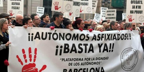 Ofensiva sin precedentes de J&oacute;venes Patriotas Espa&ntilde;oles (JPE) contra el "hachazo fiscal" al aut&oacute;nomo