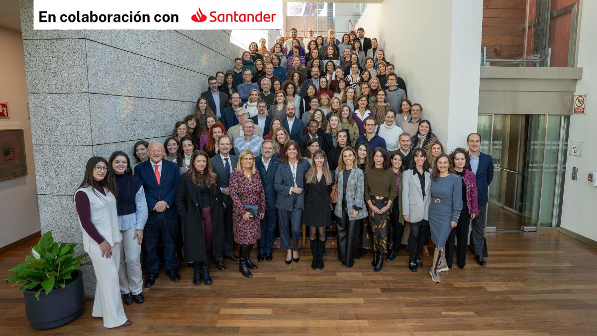 Foto de familia de Red Solidaria Santander.