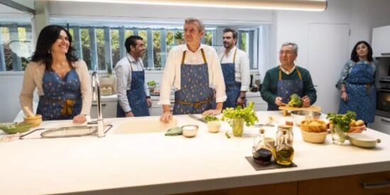 Alfonso Rueda y parte de su equipo de gobierno. 