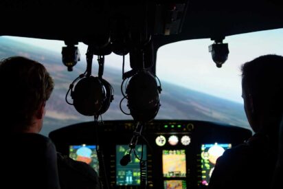 Abre en Madrid el primer centro de simulaci&oacute;n a&eacute;rea que deja pilotar aviones al p&uacute;blico